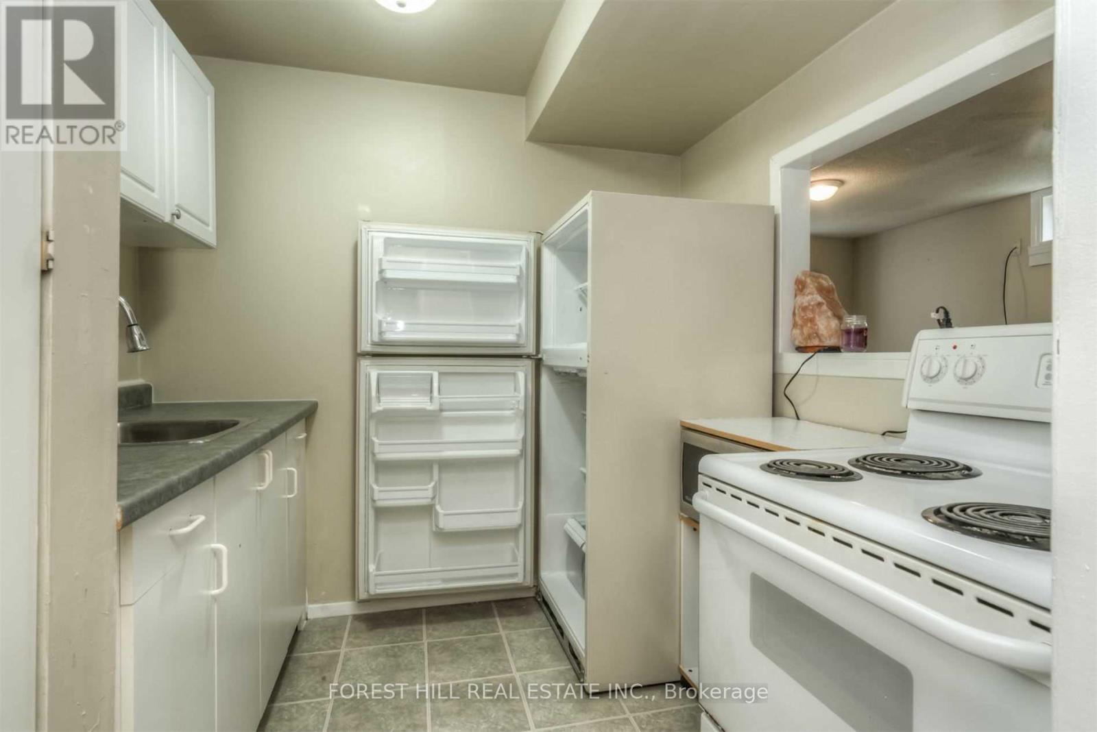 58 Highland Crescent, Kitchener, Ontario  N2M 5C1 - Photo 21 - X12152190