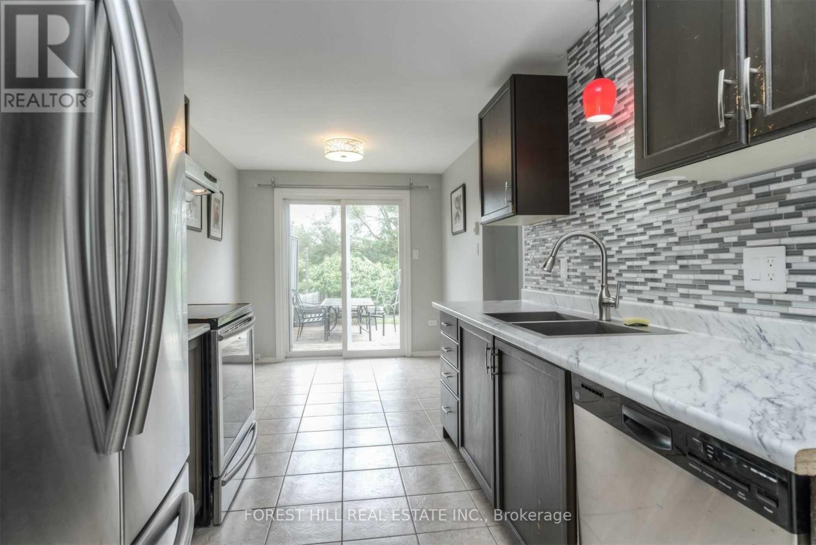 58 Highland Crescent, Kitchener, Ontario  N2M 5C1 - Photo 7 - X12152190