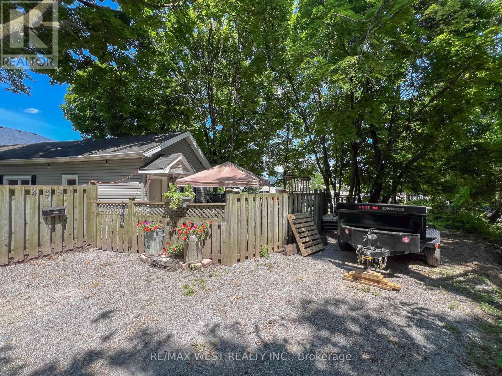 4351 Burch Place, Niagara Falls, Ontario  L2E 3R5 - Photo 1 - X12152242