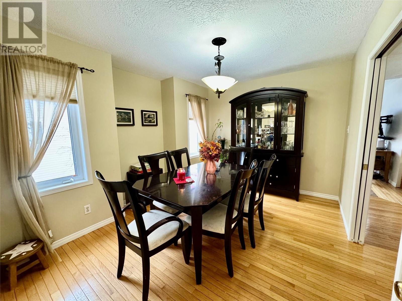 2013 87A Avenue, Dawson Creek, BC V1G4W5