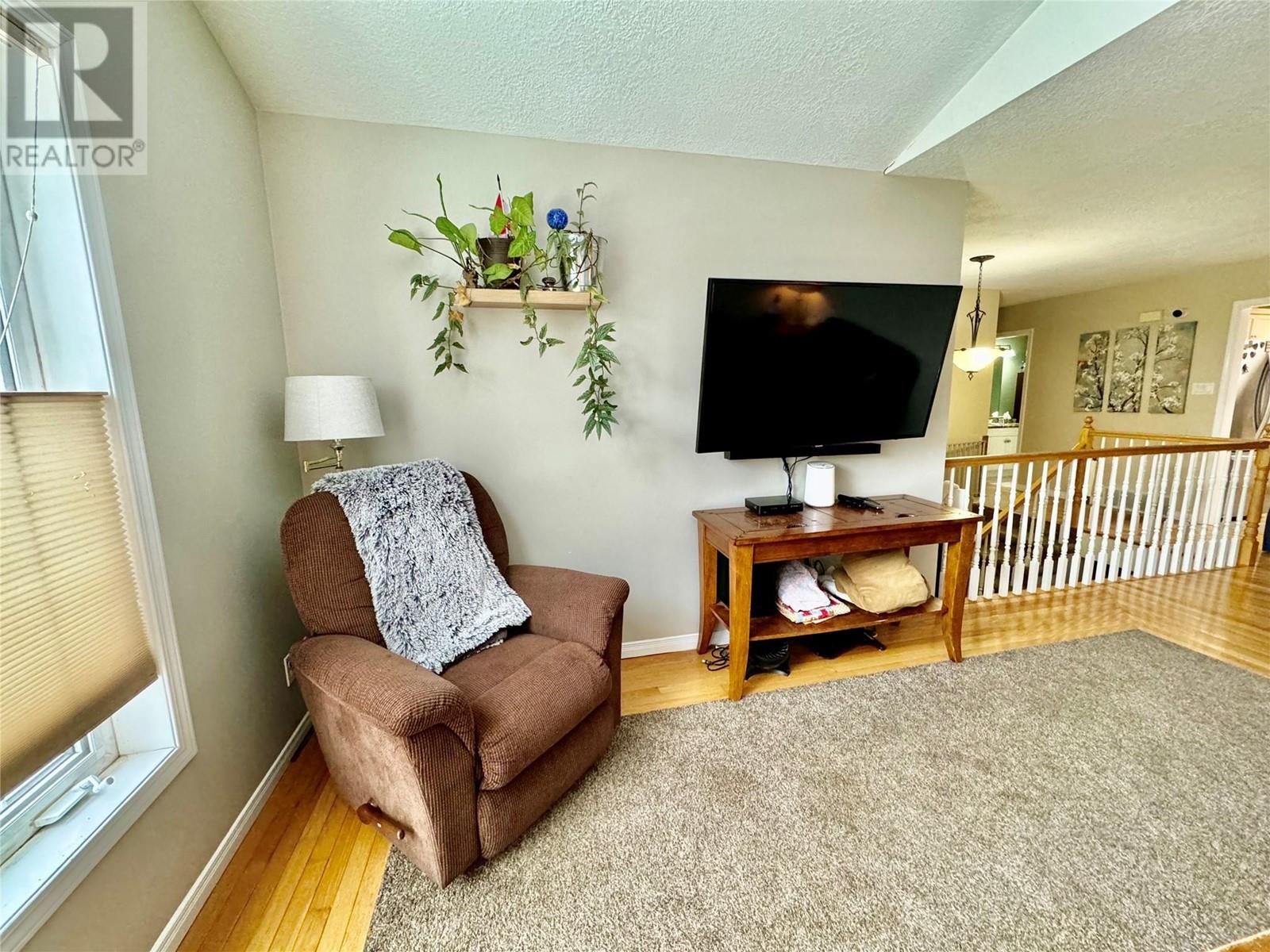 2013 87A Avenue, Dawson Creek, BC V1G4W5