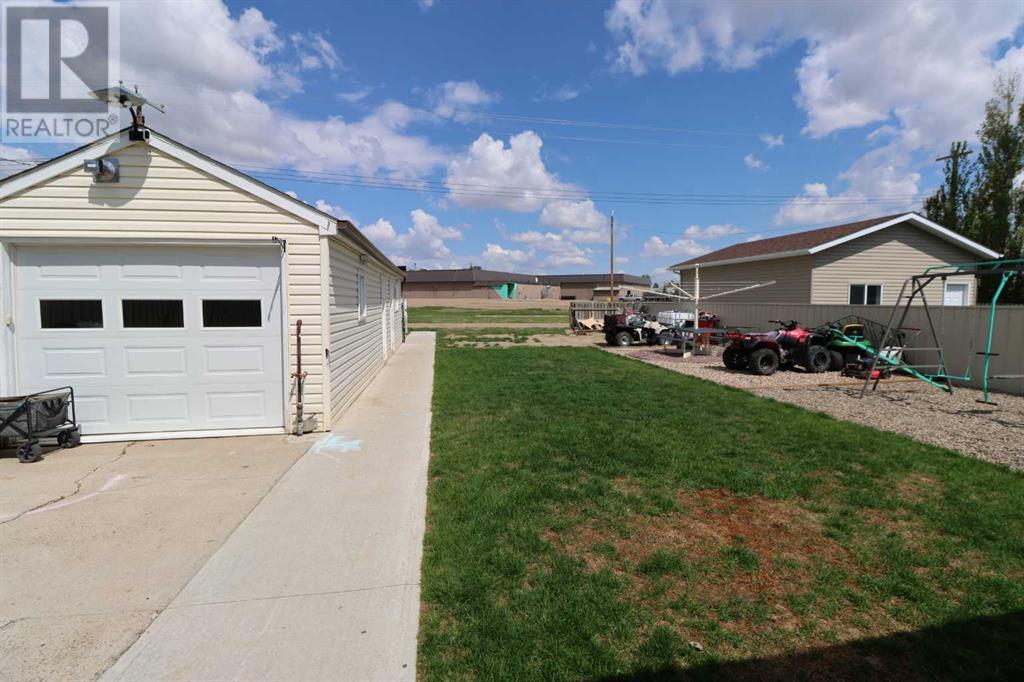 420 3 Ave, Vauxhall, Alberta  T0K 2K0 - Photo 2 - A2221725