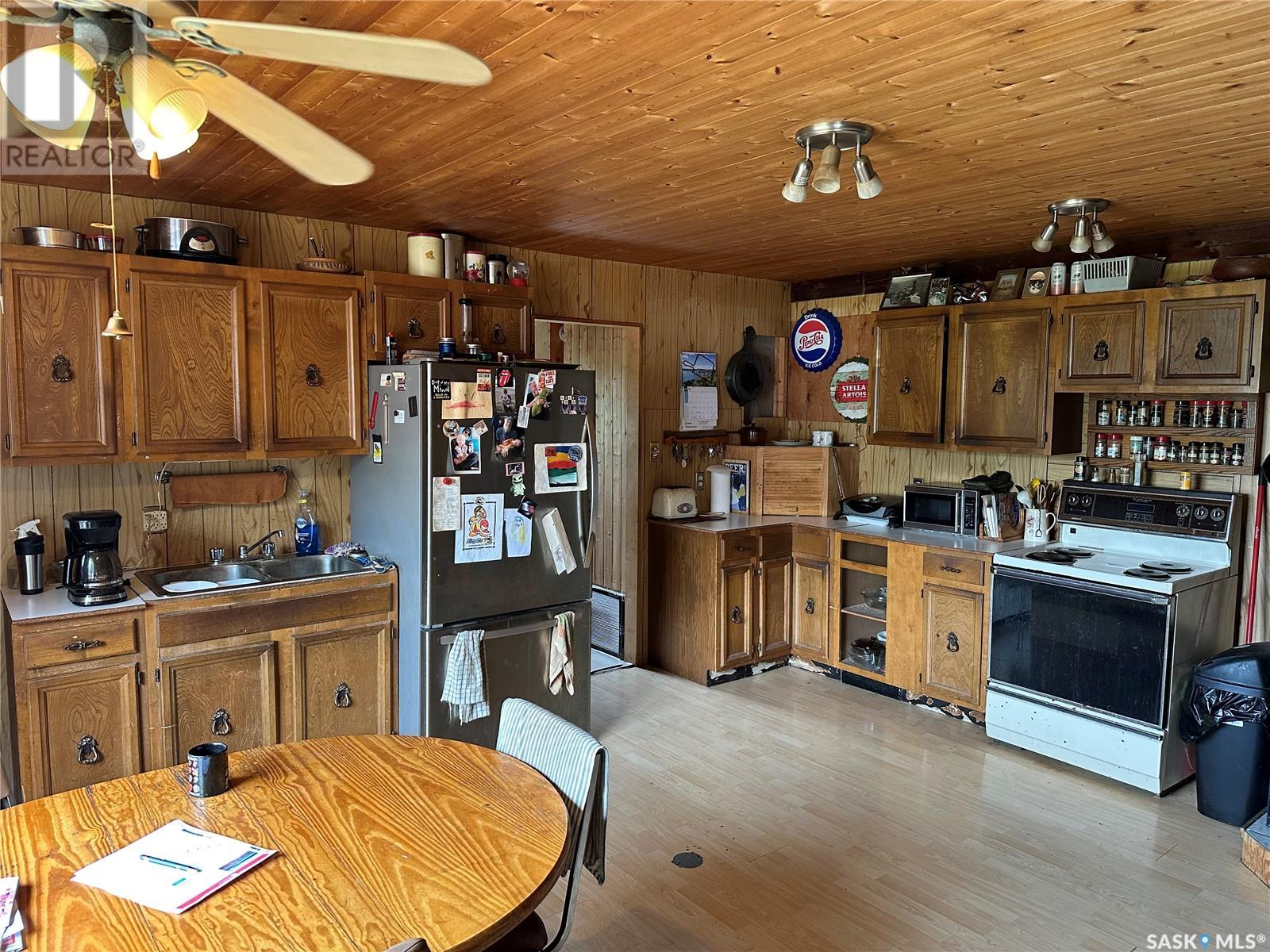 Property at Memorial Hill Acreage image 5