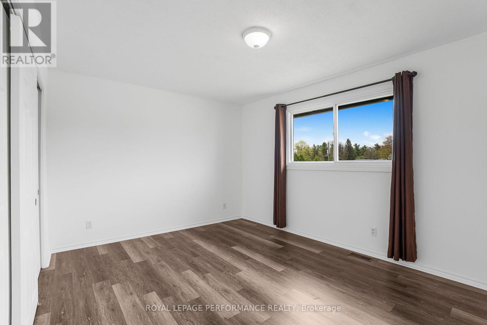 1407 Duford Drive, Ottawa, Ontario  K1E 1E4 - Photo 19 - X12152285