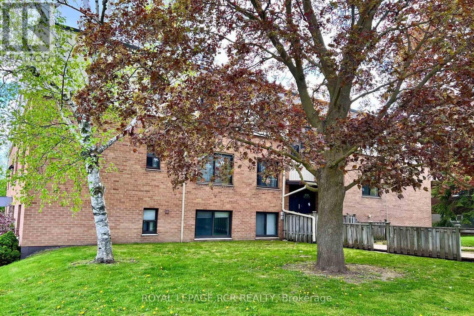 9 - 136 Scanlon Avenue, Bradford West Gwillimbury, Ontario  L3Z 1G6 - Photo 2 - N12050555
