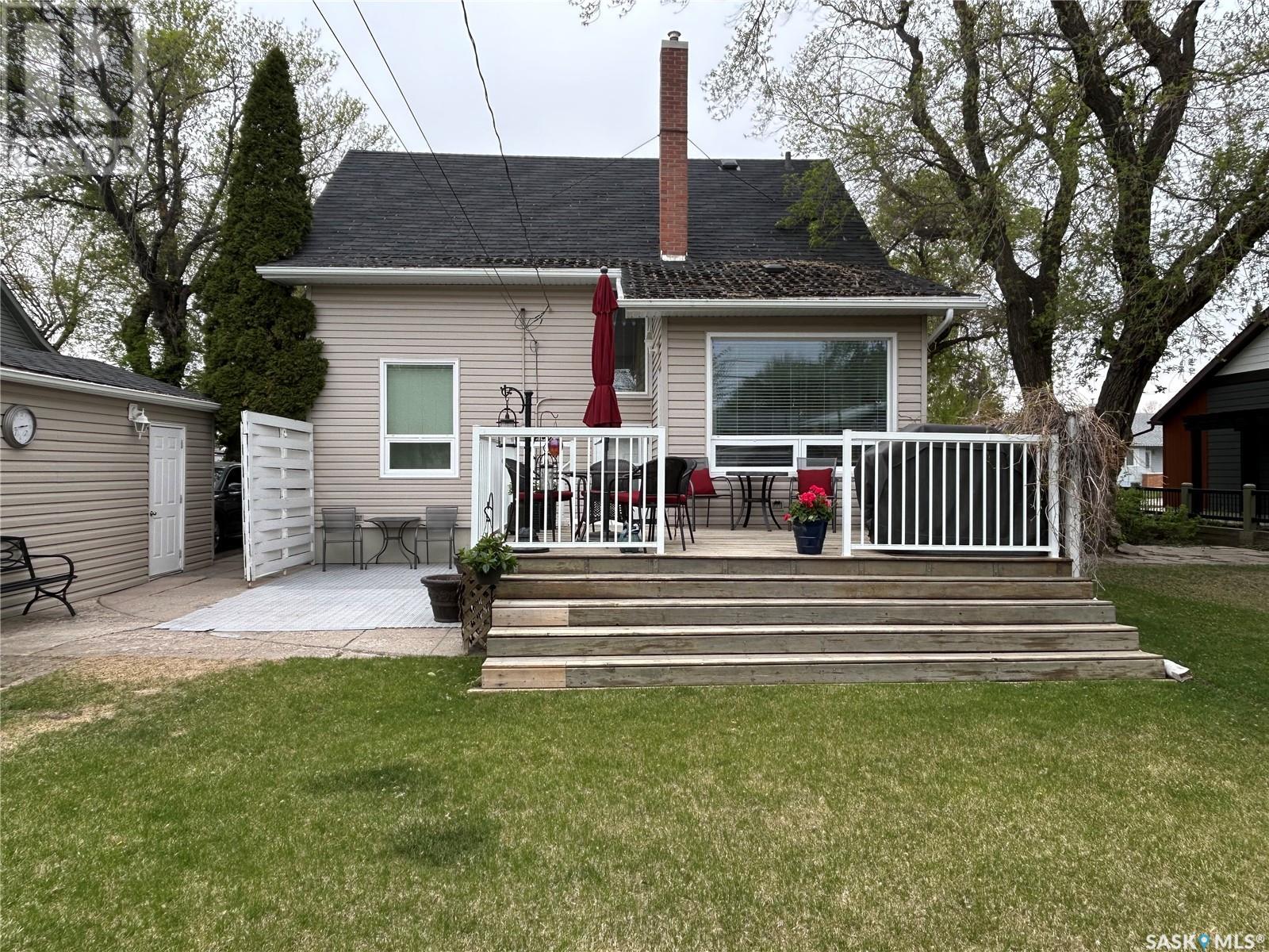 922 9th Street, Humboldt, Saskatchewan  S0K 2A0 - Photo 3 - SK006014