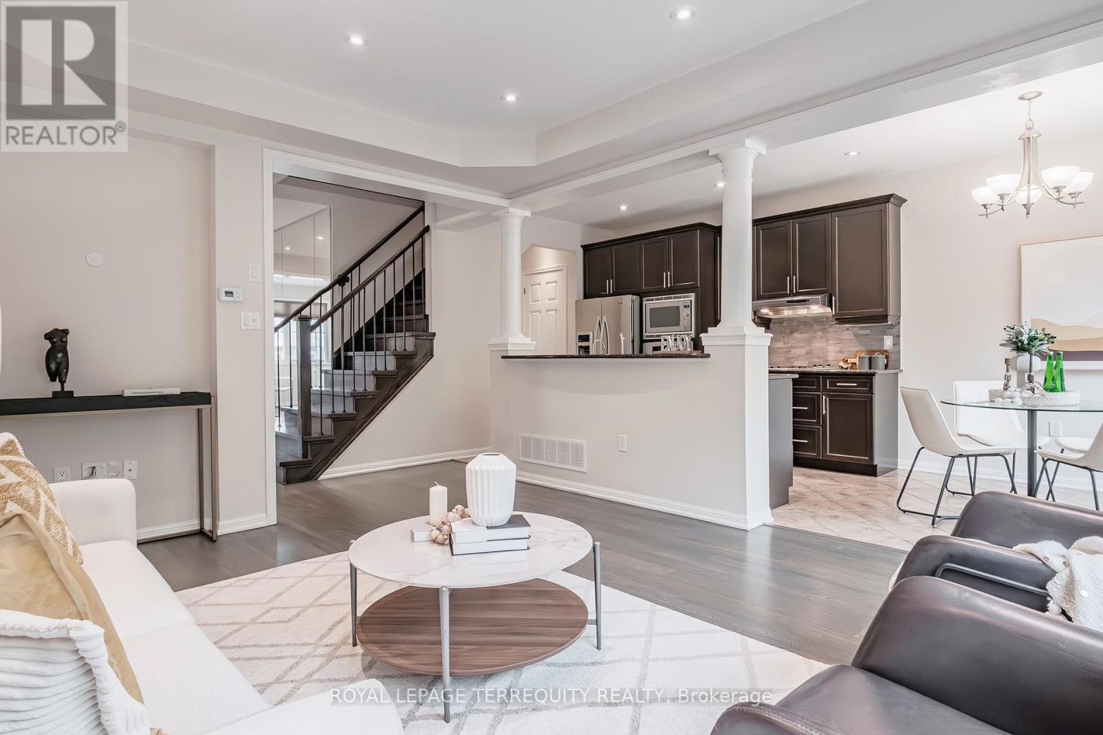 50 Elmeade Lane, Whitchurch-Stouffville, Ontario  L4A 0P6 - Photo 7 - N12152316