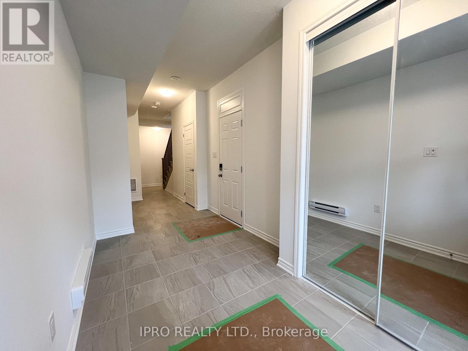 42 Ennerdale Street, Barrie, Ontario  L9J 0Z7 - Photo 4 - S12152307