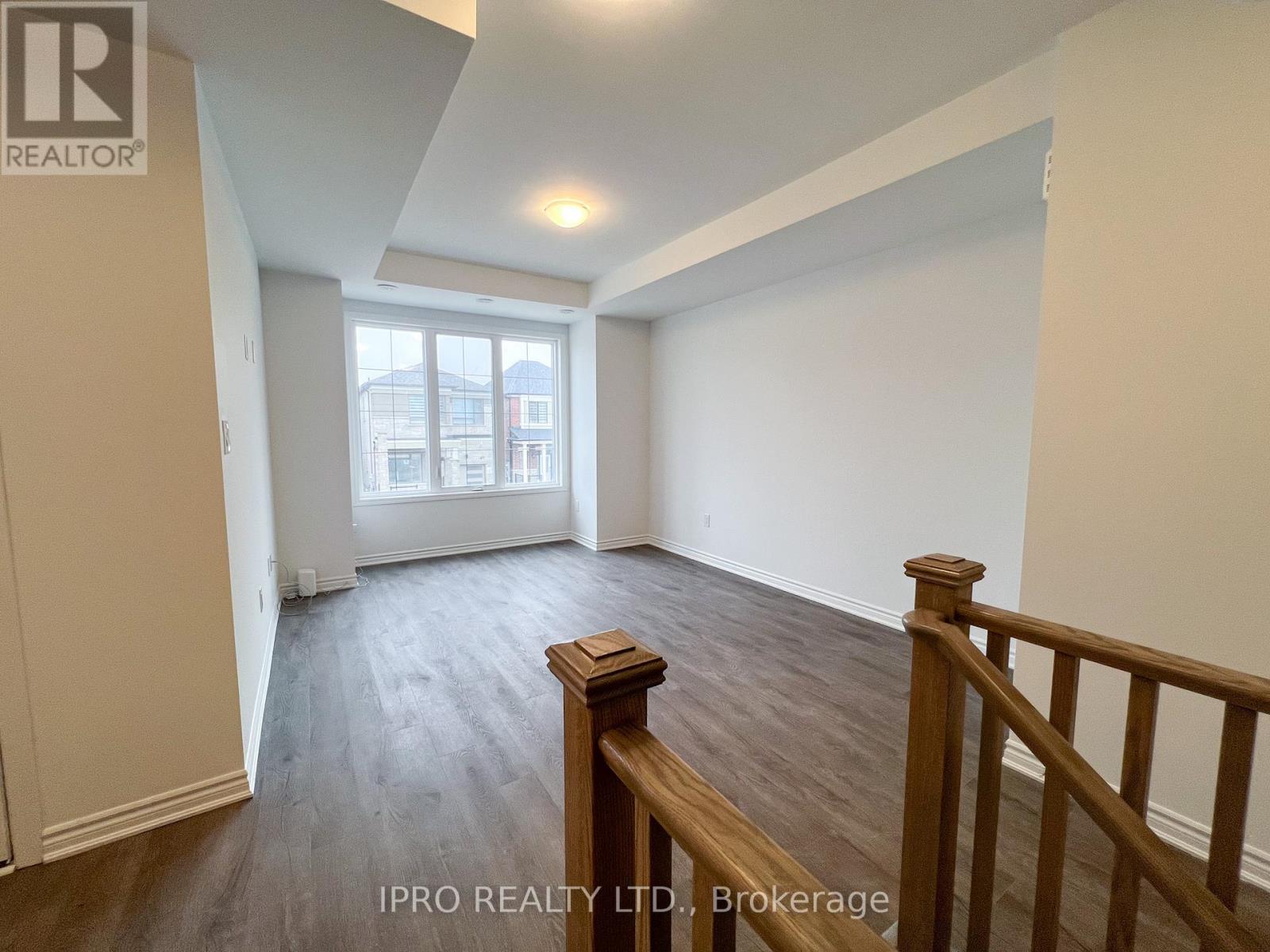 42 Ennerdale Street, Barrie, Ontario  L9J 0Z7 - Photo 9 - S12152307