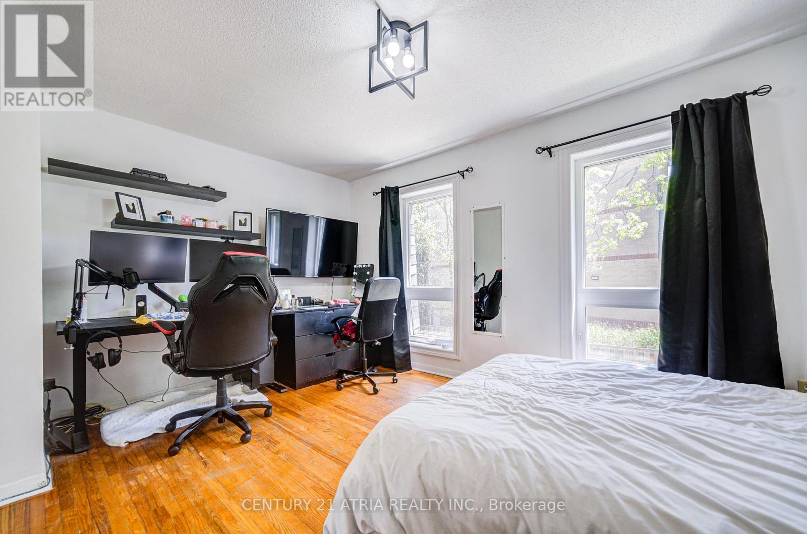 10 - 20 Grandravine Drive, Toronto, Ontario  M3J 1B1 - Photo 17 - W12152294