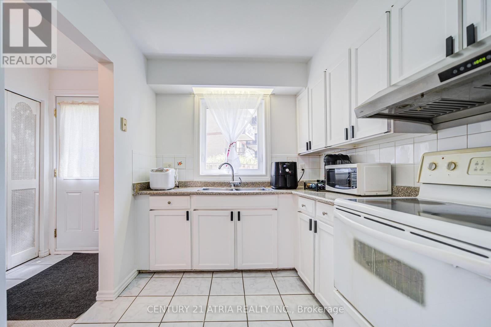 10 - 20 Grandravine Drive, Toronto, Ontario  M3J 1B1 - Photo 26 - W12152294