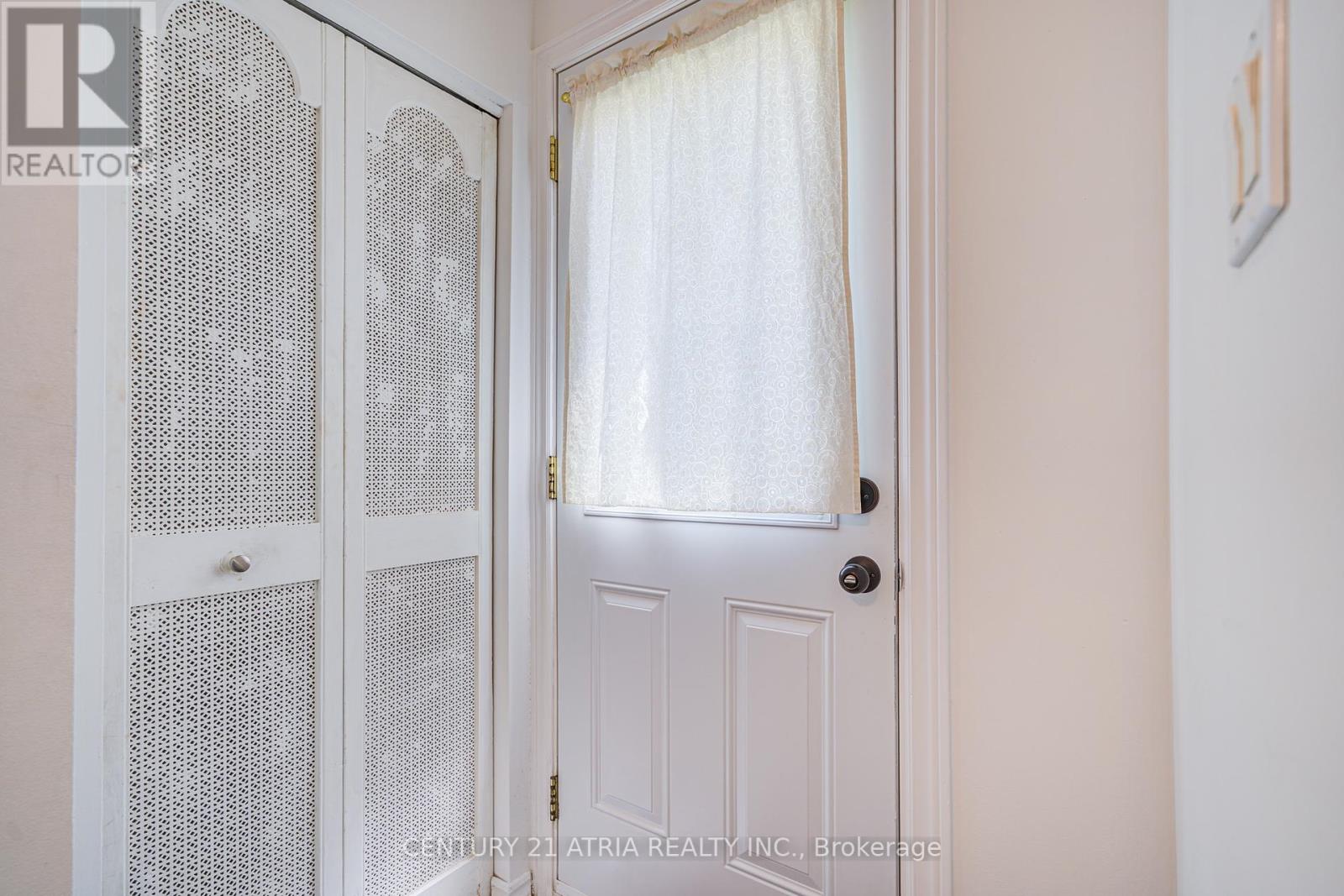 10 - 20 Grandravine Drive, Toronto, Ontario  M3J 1B1 - Photo 6 - W12152294