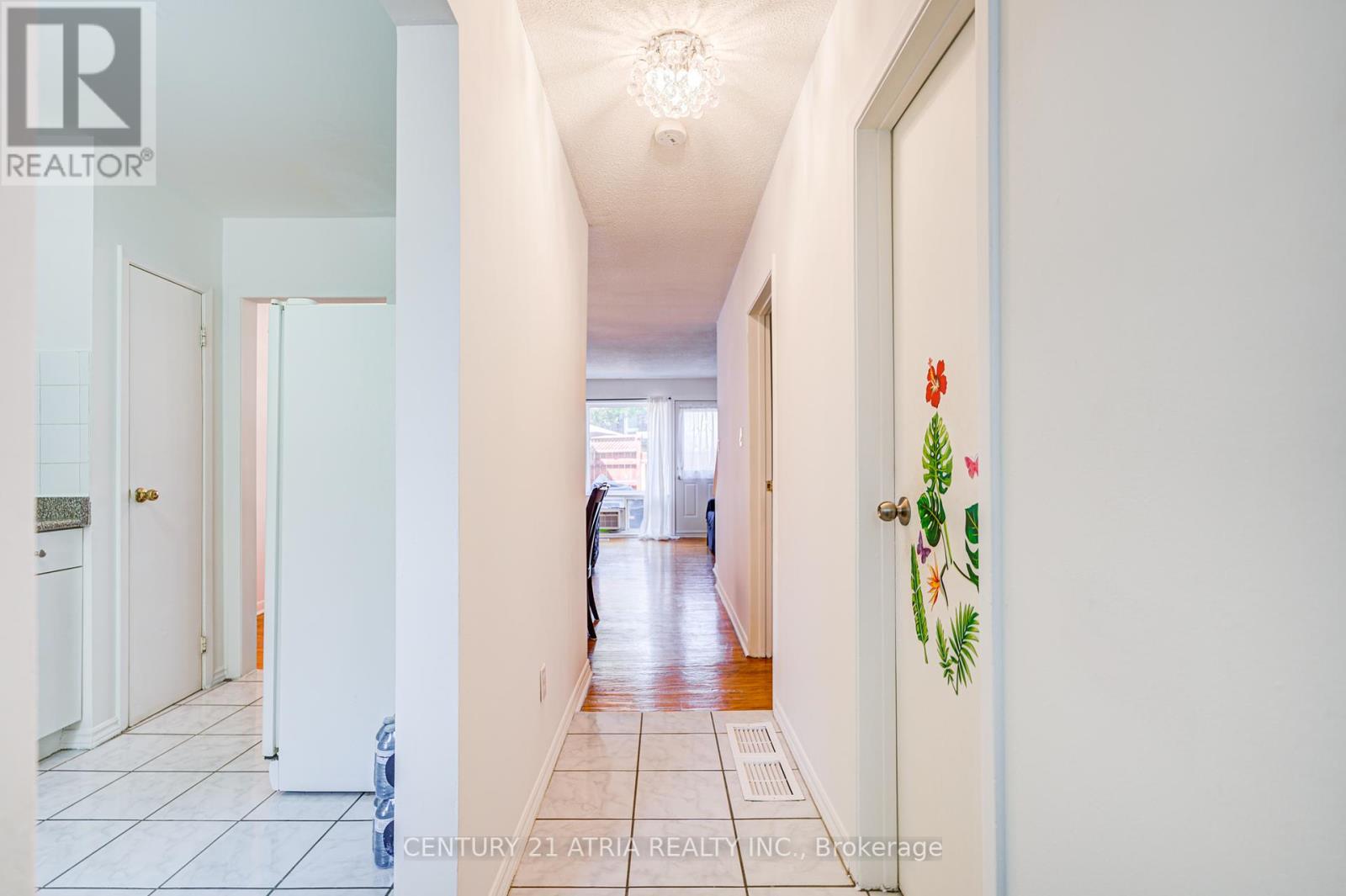 10 - 20 Grandravine Drive, Toronto, Ontario  M3J 1B1 - Photo 8 - W12152294