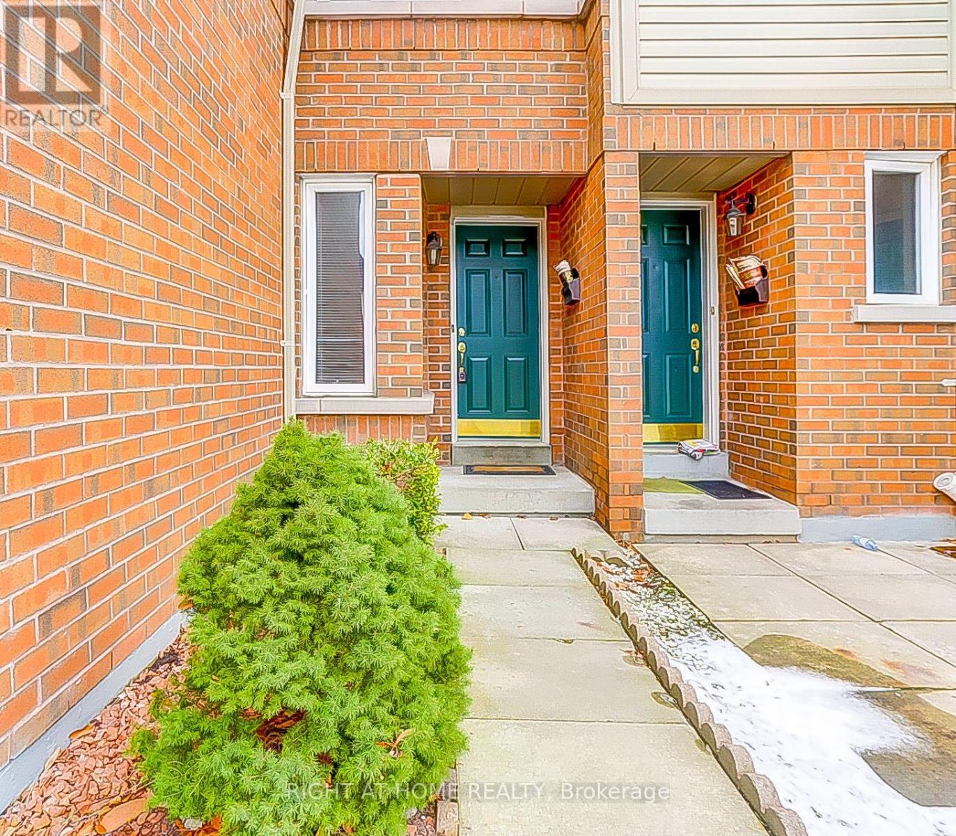 68 - 2550 Thomas Street, Mississauga, Ontario  L5M 5N8 - Photo 3 - W12152312