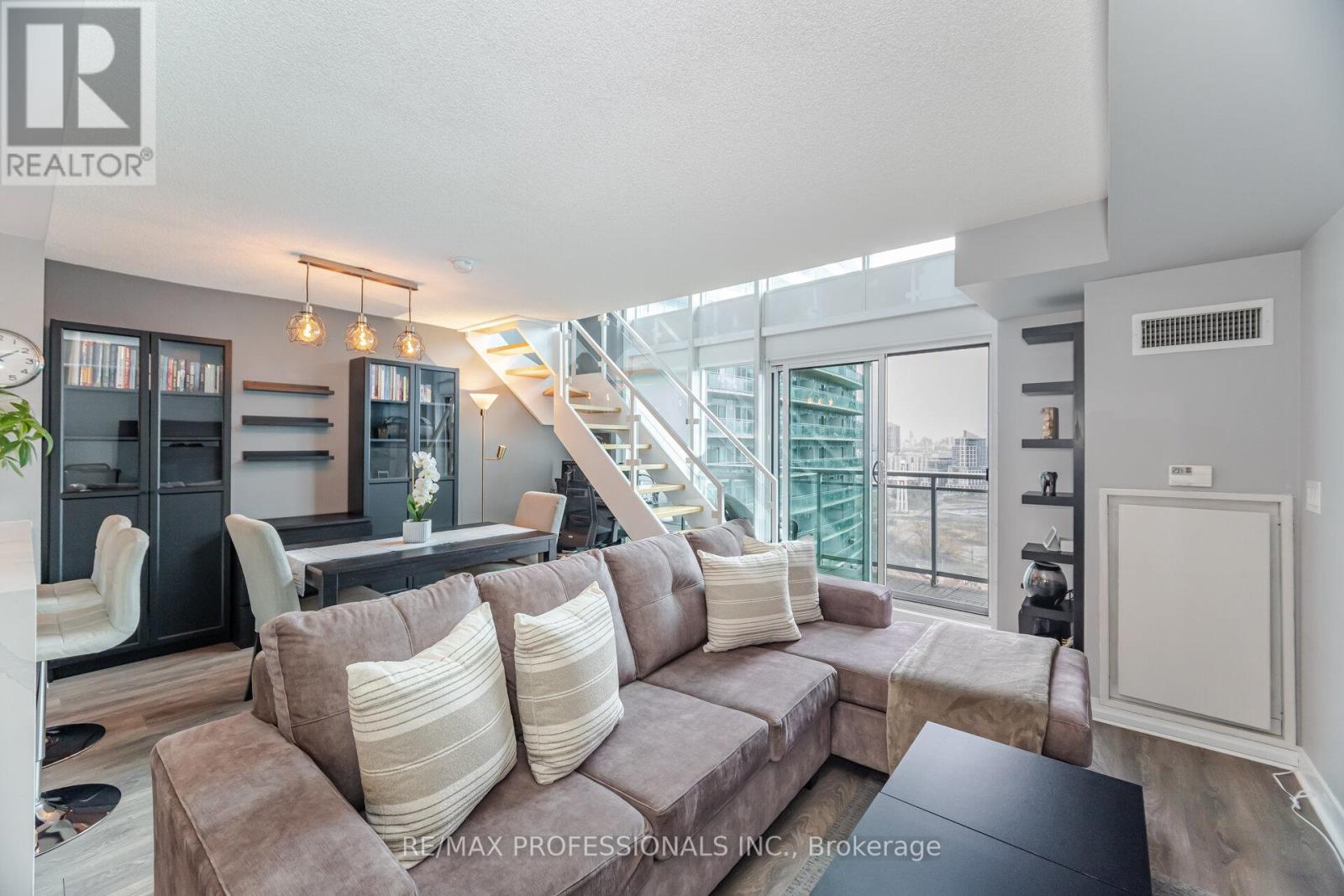 2302 - 155 Legion Road N, Toronto, Ontario  M8Y 0A7 - Photo 11 - W12152318