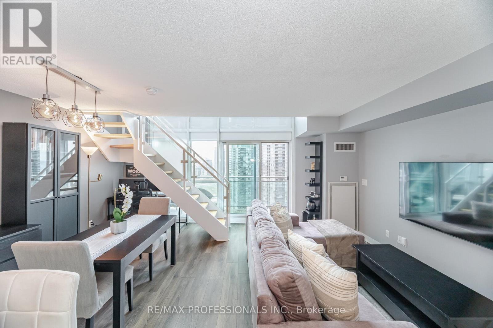2302 - 155 Legion Road N, Toronto, Ontario  M8Y 0A7 - Photo 9 - W12152318