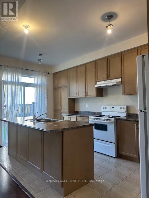 1132 Stuffles Crescent, Newmarket, Ontario  L3X 3H9 - Photo 8 - N12146322