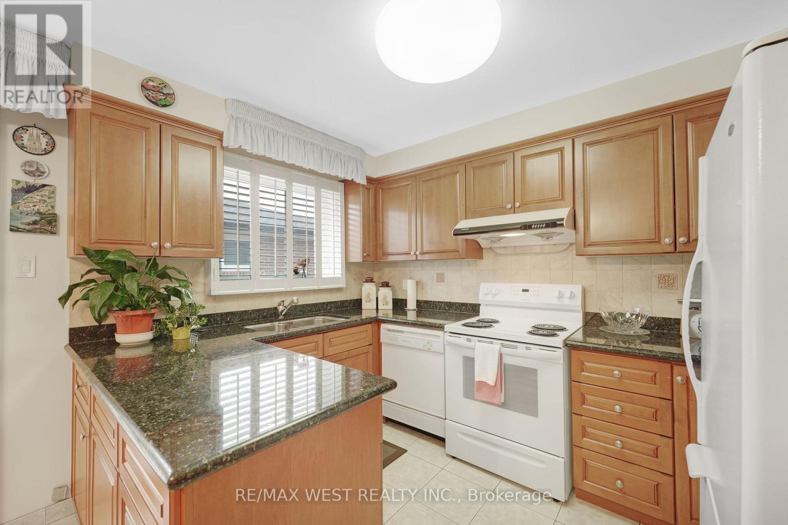 40 Windsor Road, Toronto, Ontario  M9R 3G4 - Photo 13 - W12149968
