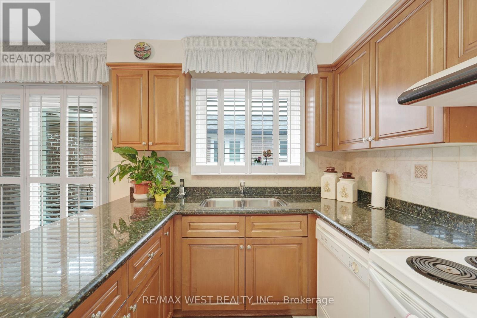 40 Windsor Road, Toronto, Ontario  M9R 3G4 - Photo 14 - W12149968