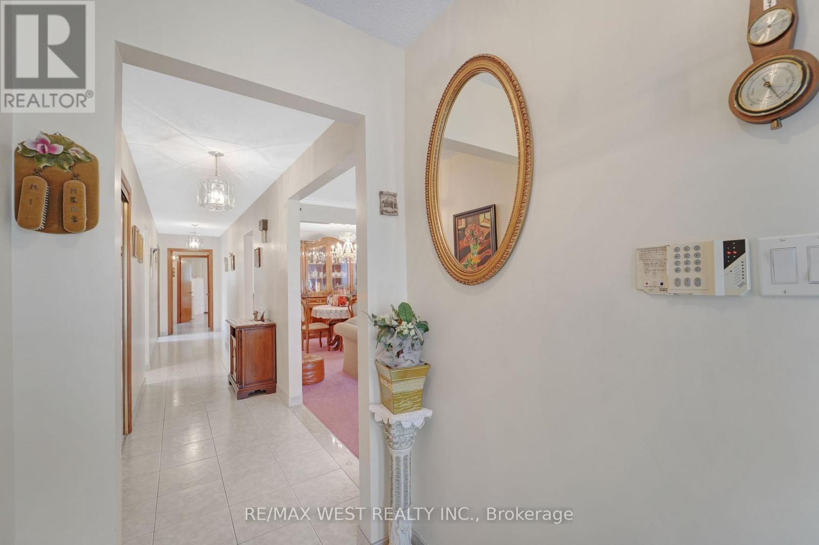40 Windsor Road, Toronto, Ontario  M9R 3G4 - Photo 7 - W12149968