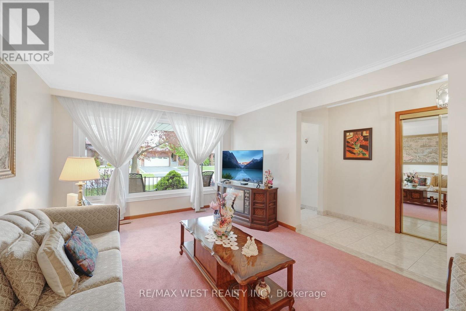 40 Windsor Road, Toronto, Ontario  M9R 3G4 - Photo 10 - W12149968