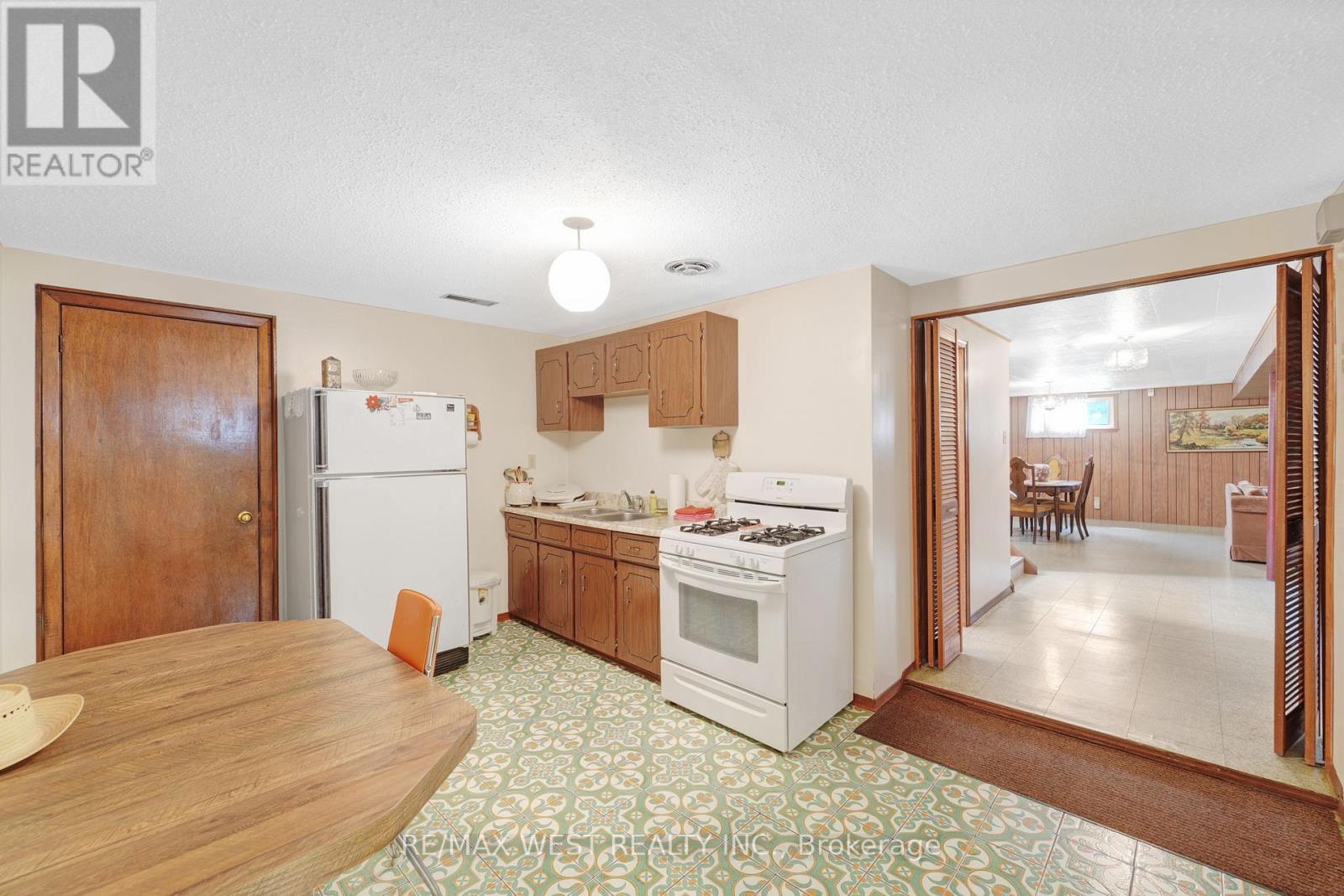40 Windsor Road, Toronto, Ontario  M9R 3G4 - Photo 28 - W12149968
