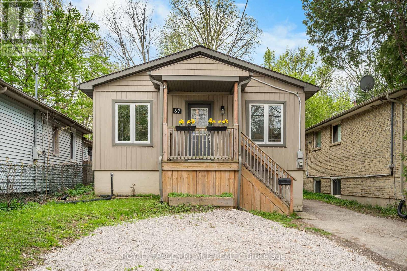 69 Emery Street W
