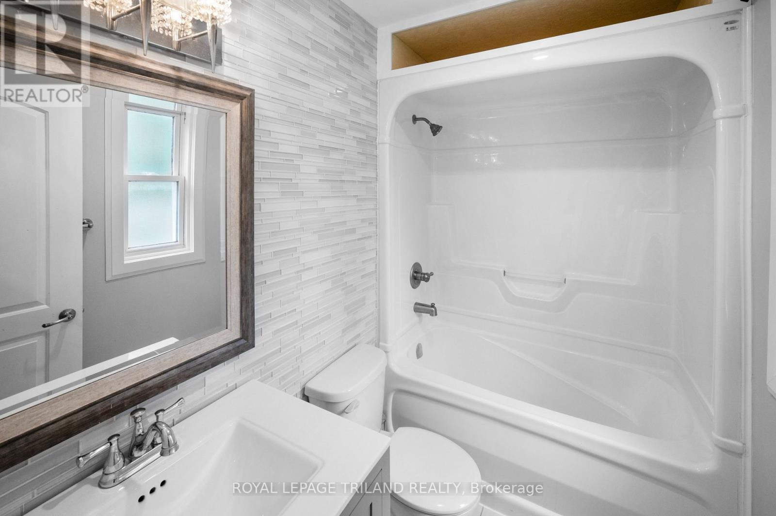 Photo 18 of 39 for 69 Emery Street W