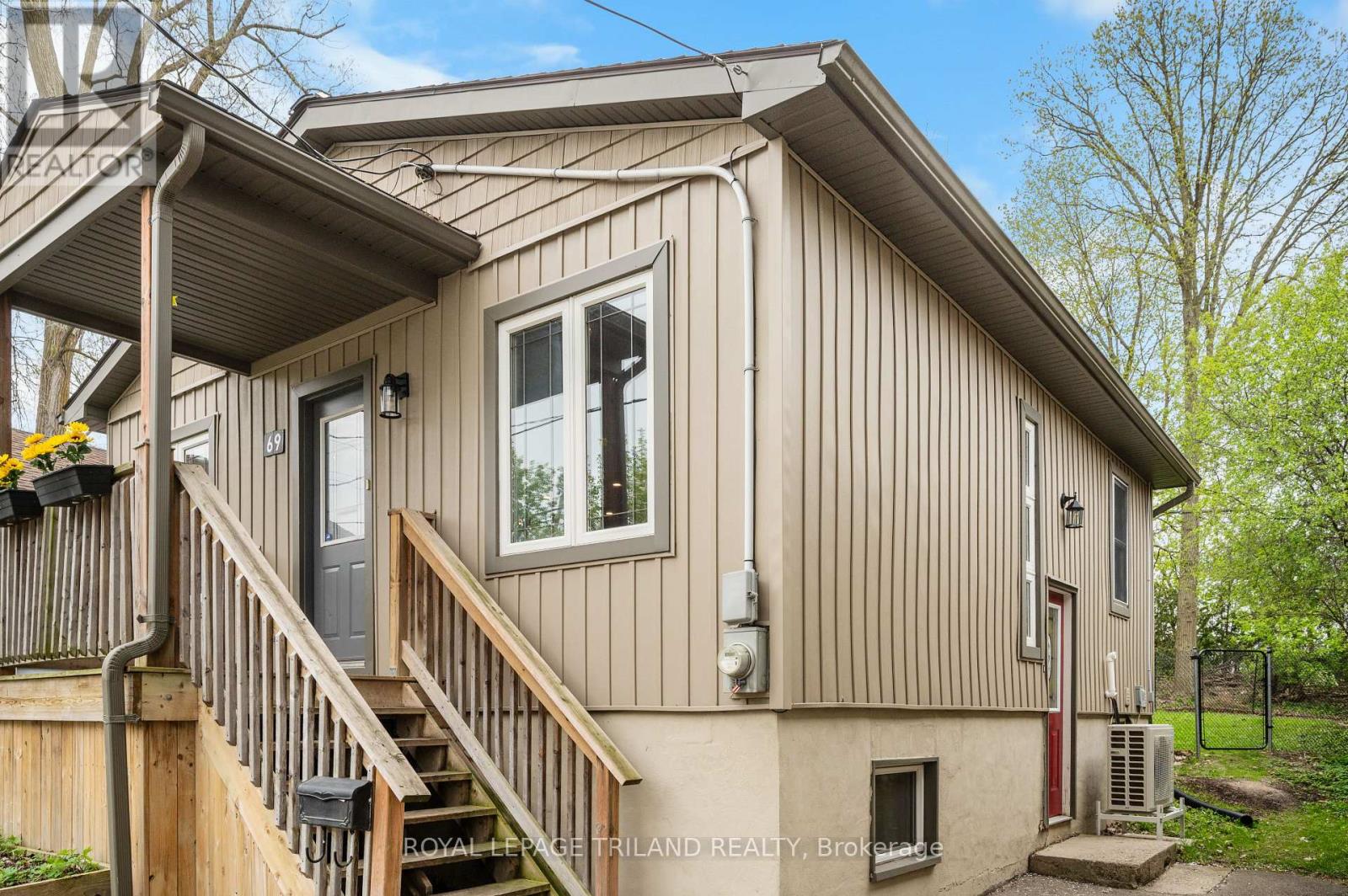 Photo 31 of 39 for 69 Emery Street W