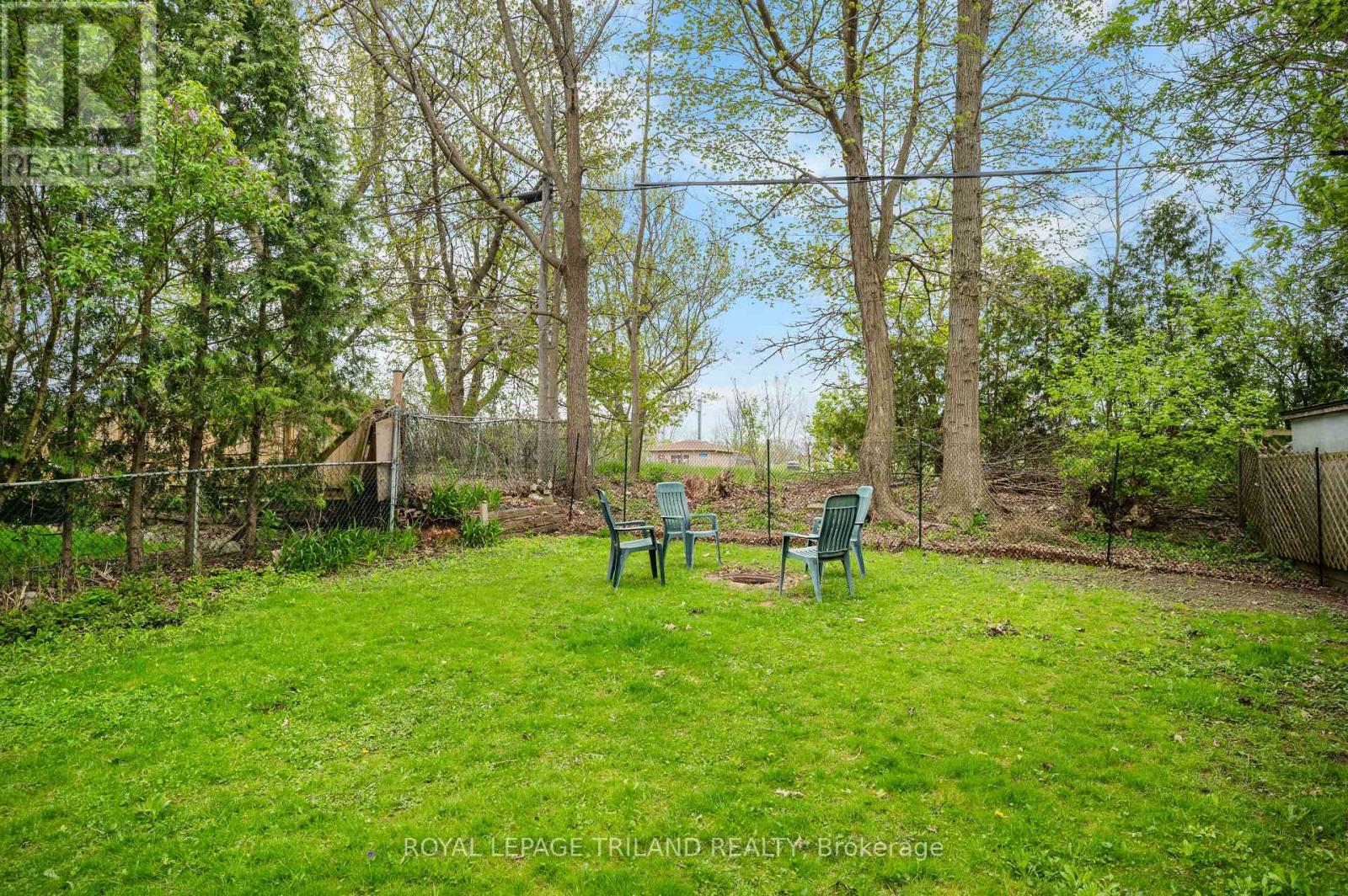 Photo 33 of 39 for 69 Emery Street W