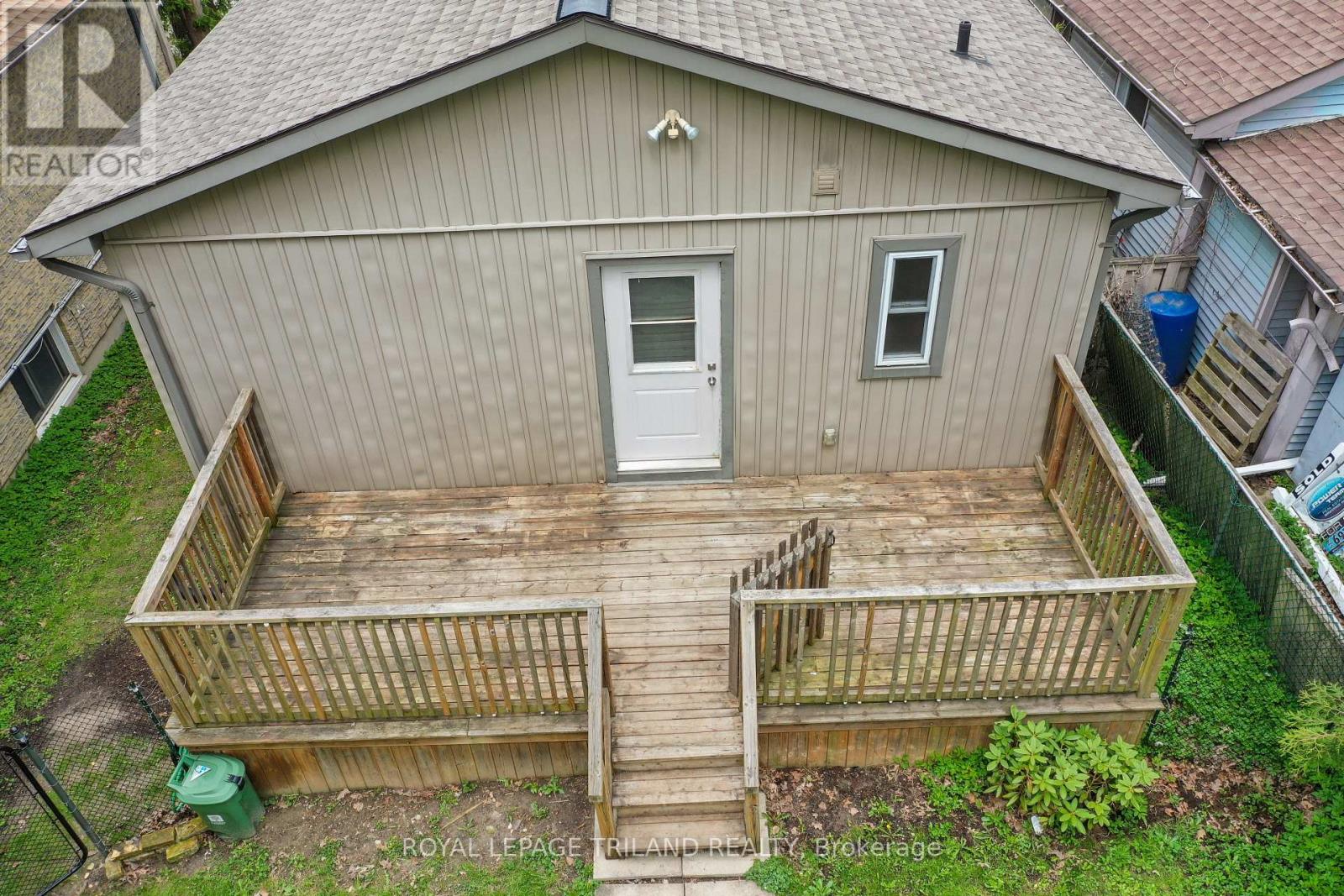 Photo 37 of 39 for 69 Emery Street W