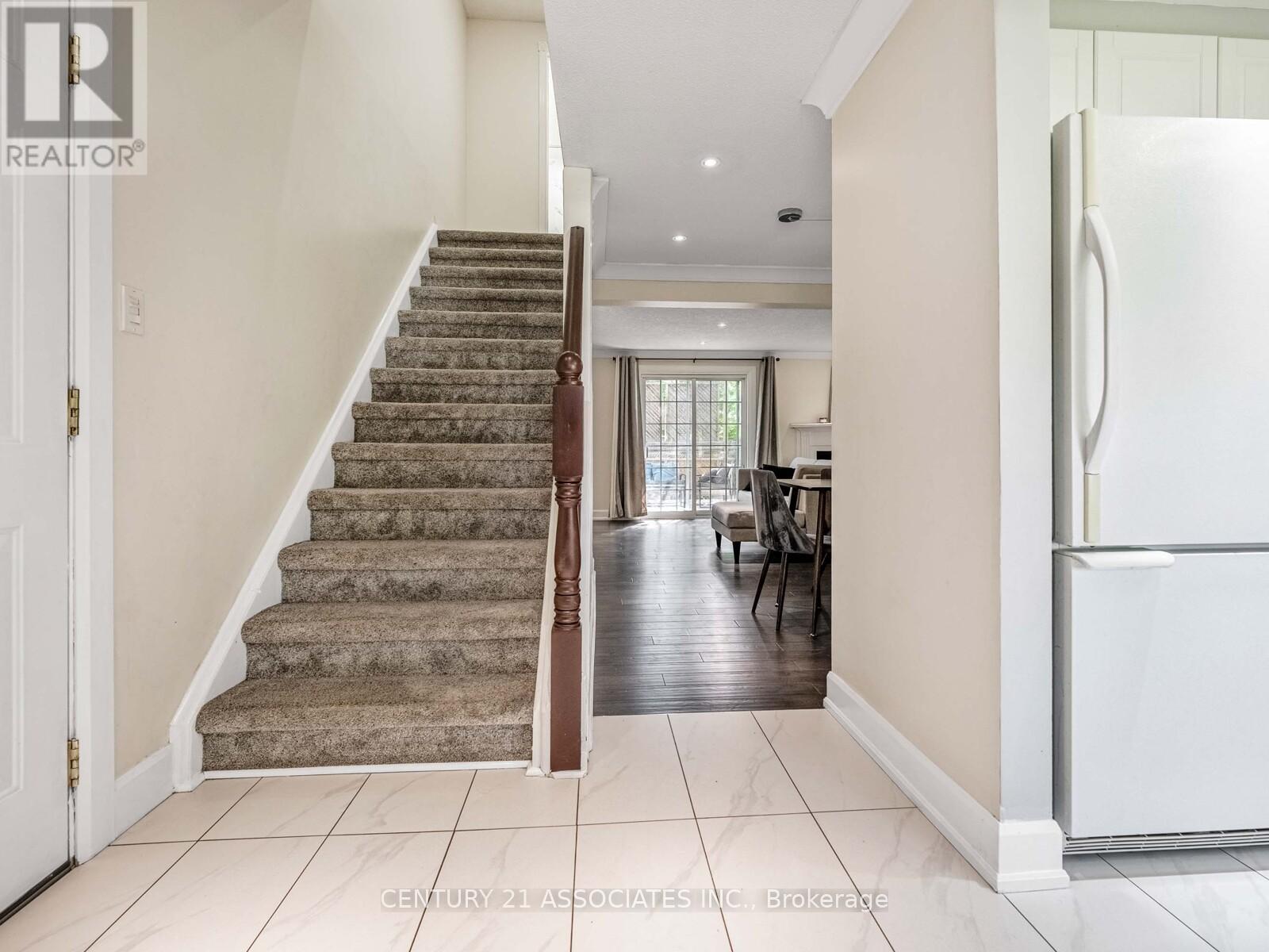 Property at 611 PRESTON PARKWAY image 4