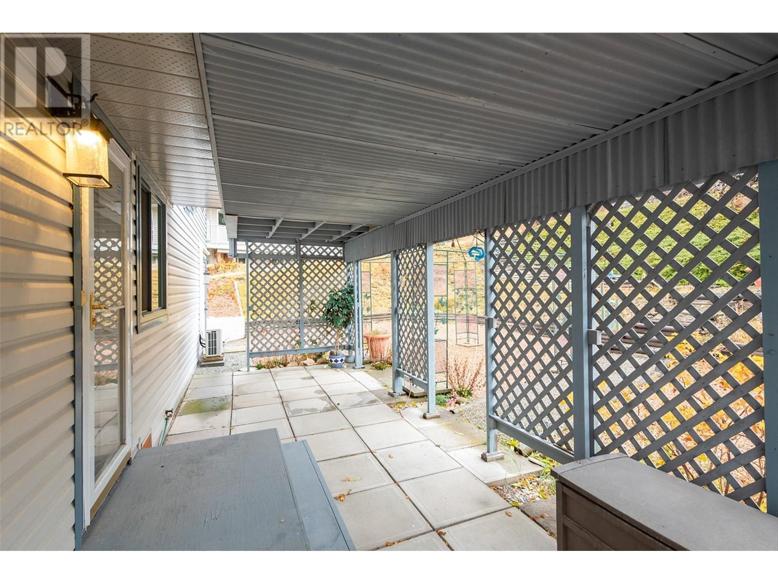 6040 Ellison Avenue, Peachland, British Columbia  V0H 1X4 - Photo 11 - 10348081