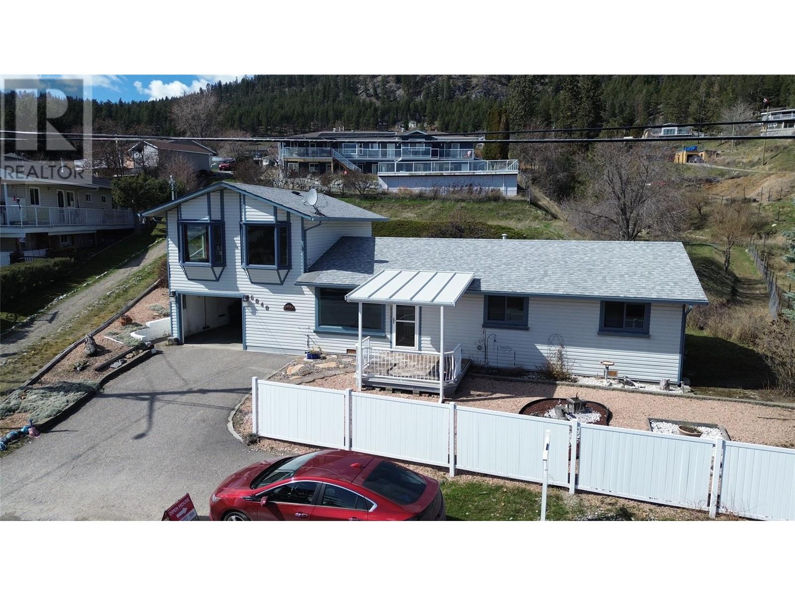 6040 Ellison Avenue, Peachland, British Columbia  V0H 1X4 - Photo 2 - 10348081