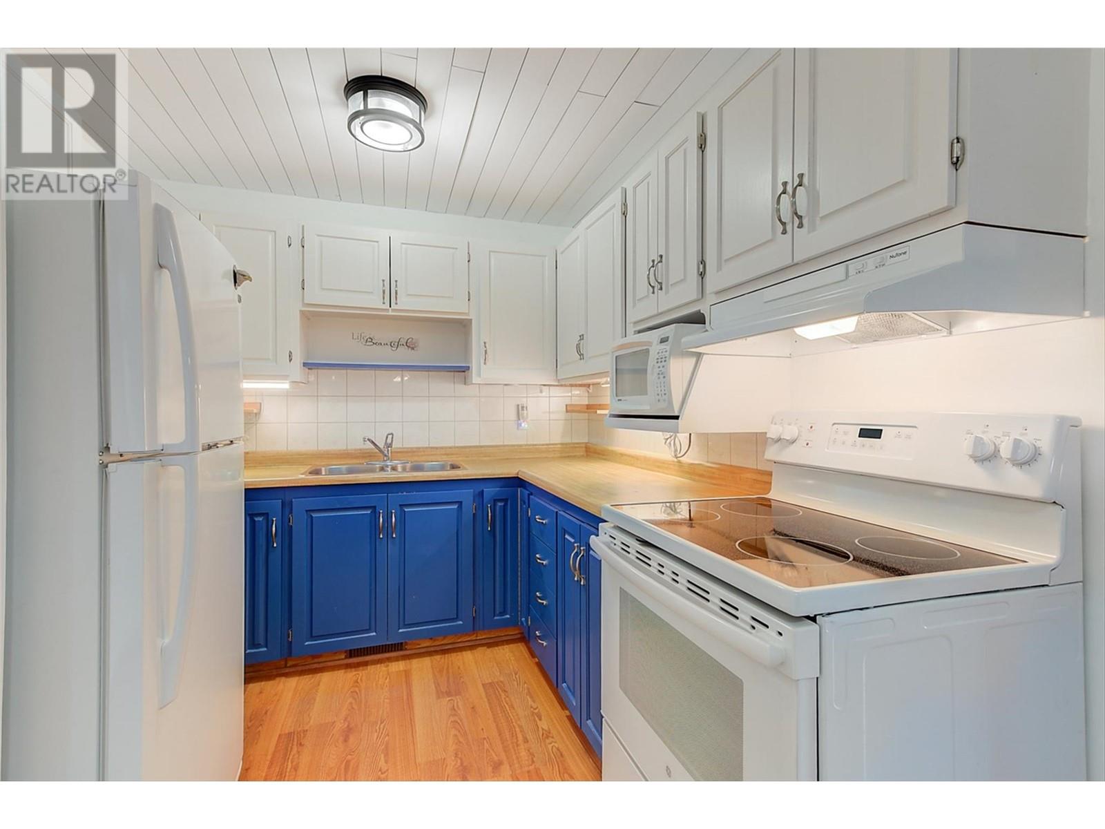 6040 Ellison Avenue, Peachland, British Columbia  V0H 1X4 - Photo 23 - 10348081