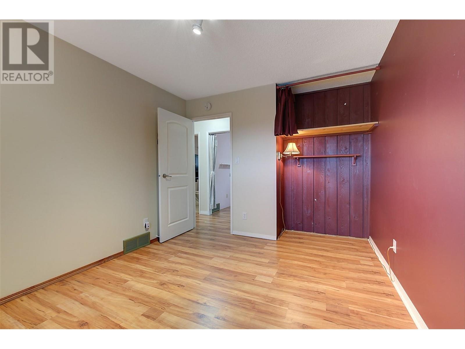 6040 Ellison Avenue, Peachland, British Columbia  V0H 1X4 - Photo 34 - 10348081