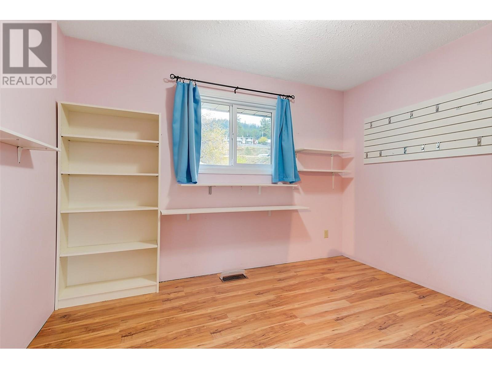 6040 Ellison Avenue, Peachland, British Columbia  V0H 1X4 - Photo 38 - 10348081