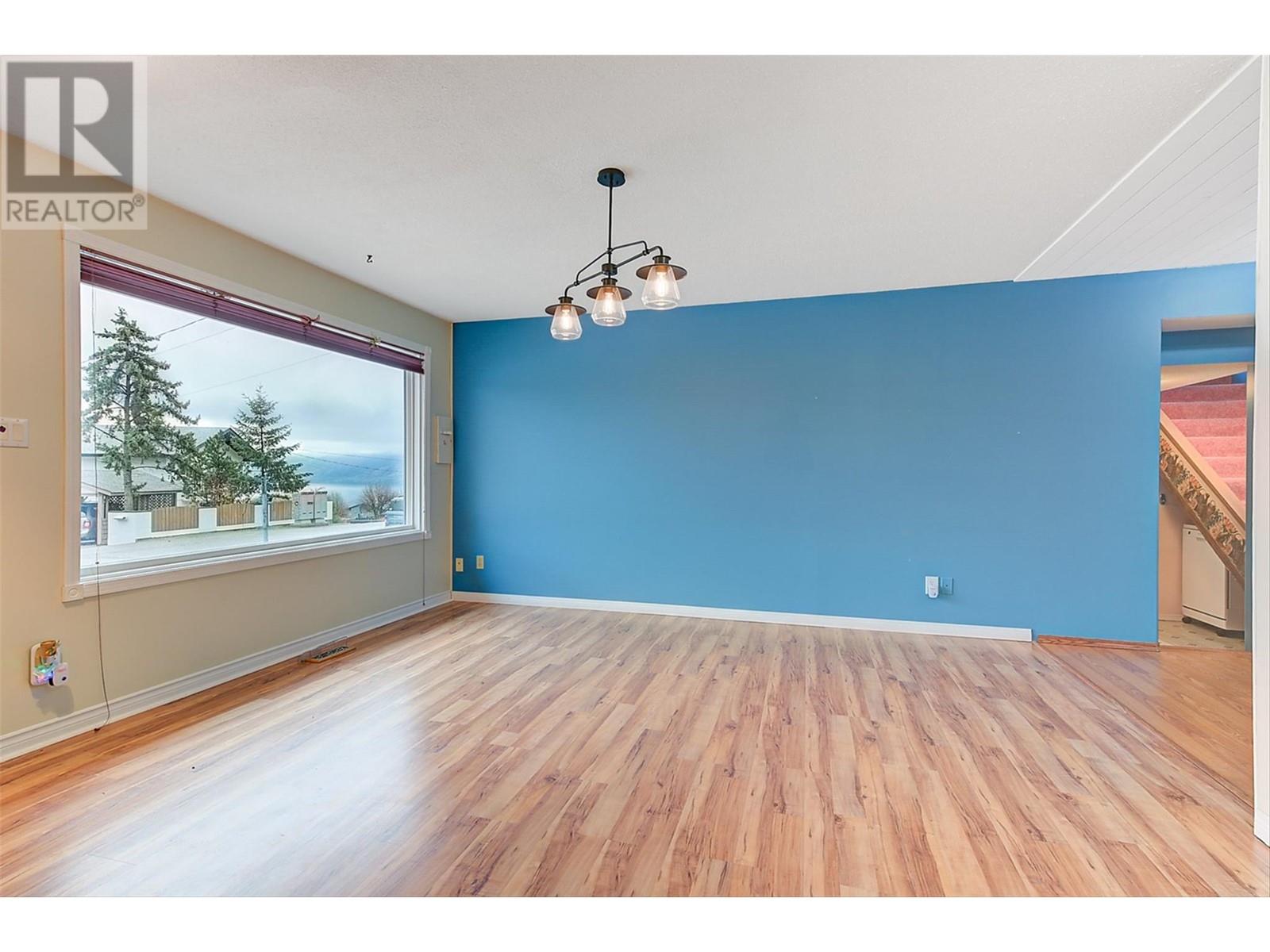 6040 Ellison Avenue, Peachland, British Columbia  V0H 1X4 - Photo 9 - 10348081