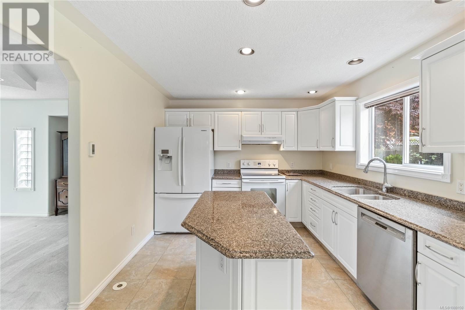 Property at 6193 Waterbury Rd image 3
