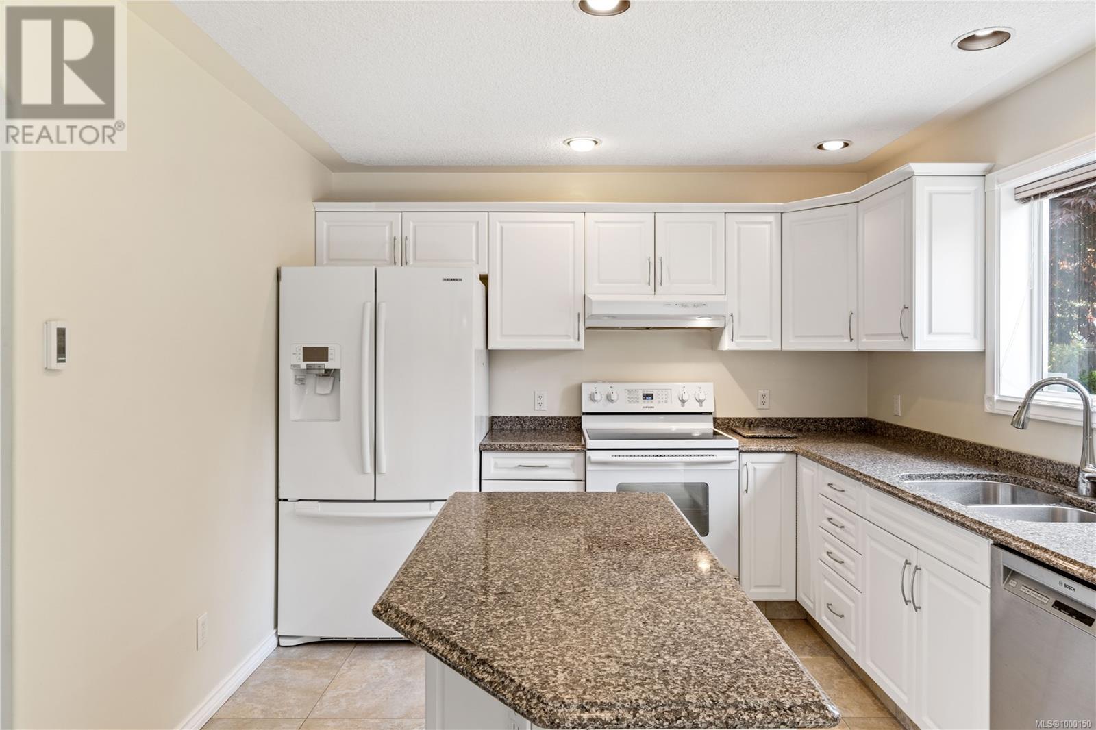 Property at 6193 Waterbury Rd image 4