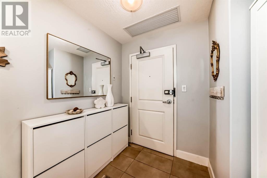 Property at 1907, 77 Spruce Place SW image 4