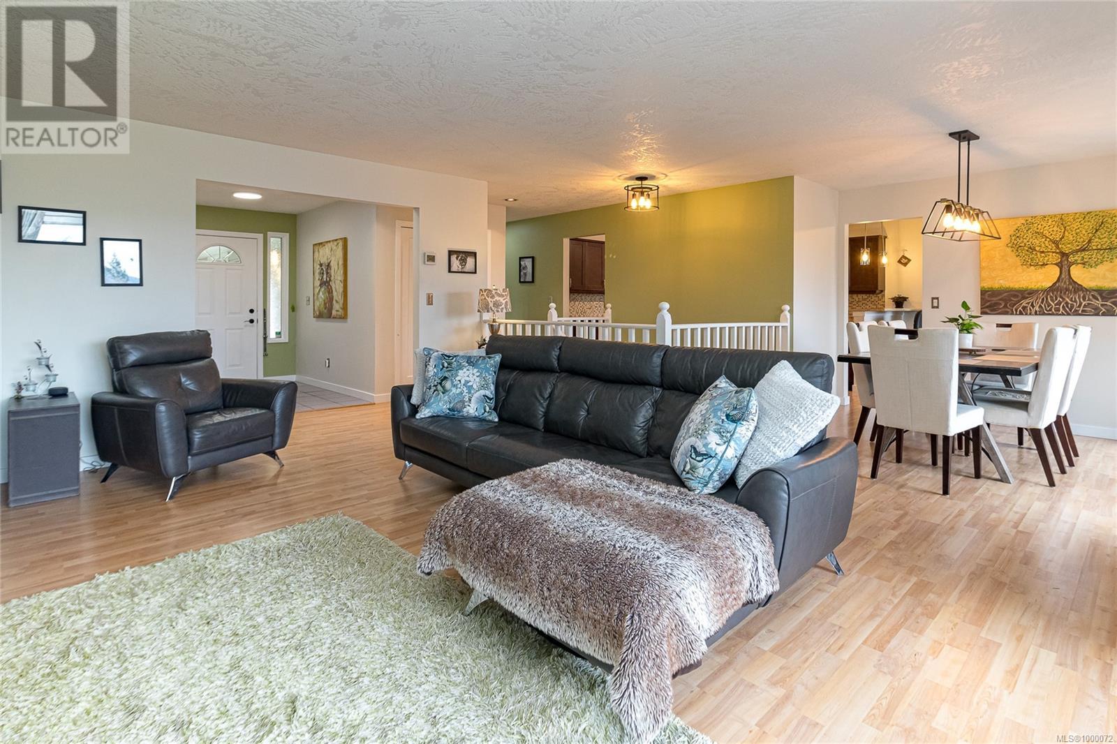 Property at 1526 Winslow Dr image 5