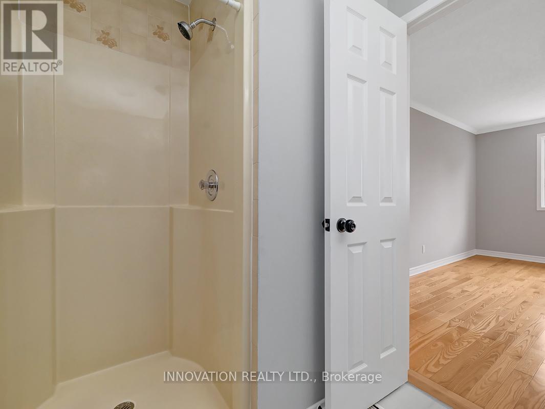 2 Chickasaw Crescent, Ottawa, Ontario  K2M 1M3 - Photo 12 - X12118152