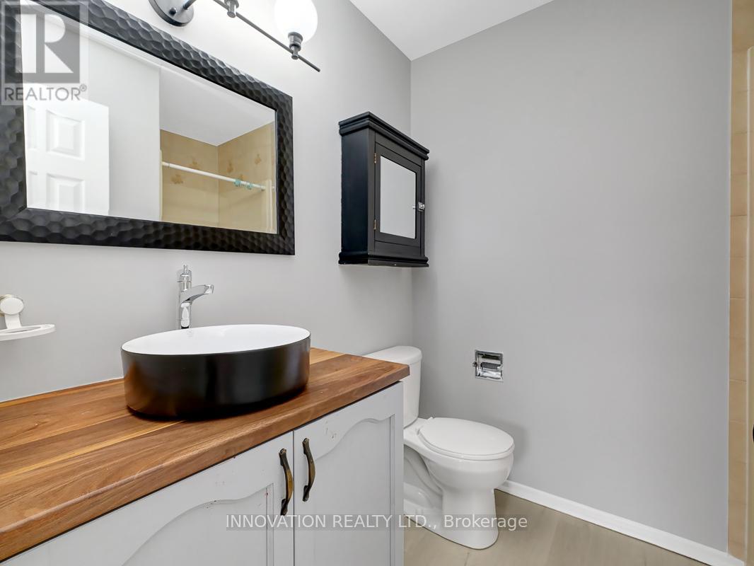 2 Chickasaw Crescent, Ottawa, Ontario  K2M 1M3 - Photo 11 - X12118152