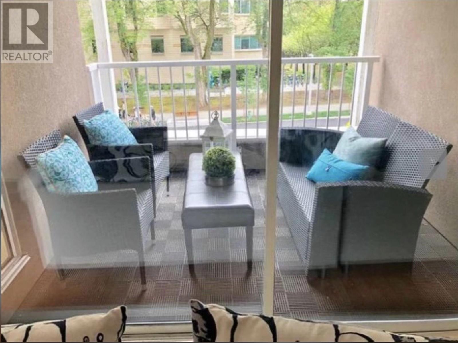 Listing Picture 4 of 10 : 301 985 W 10TH AVENUE, Vancouver / 溫哥華 - 魯藝地產 Yvonne Lu Group - MLS Medallion Club Member