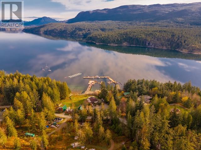 10052 Malaspina Rd, Powell River, British Columbia  V8A 0G3 - Photo 3 - 18961