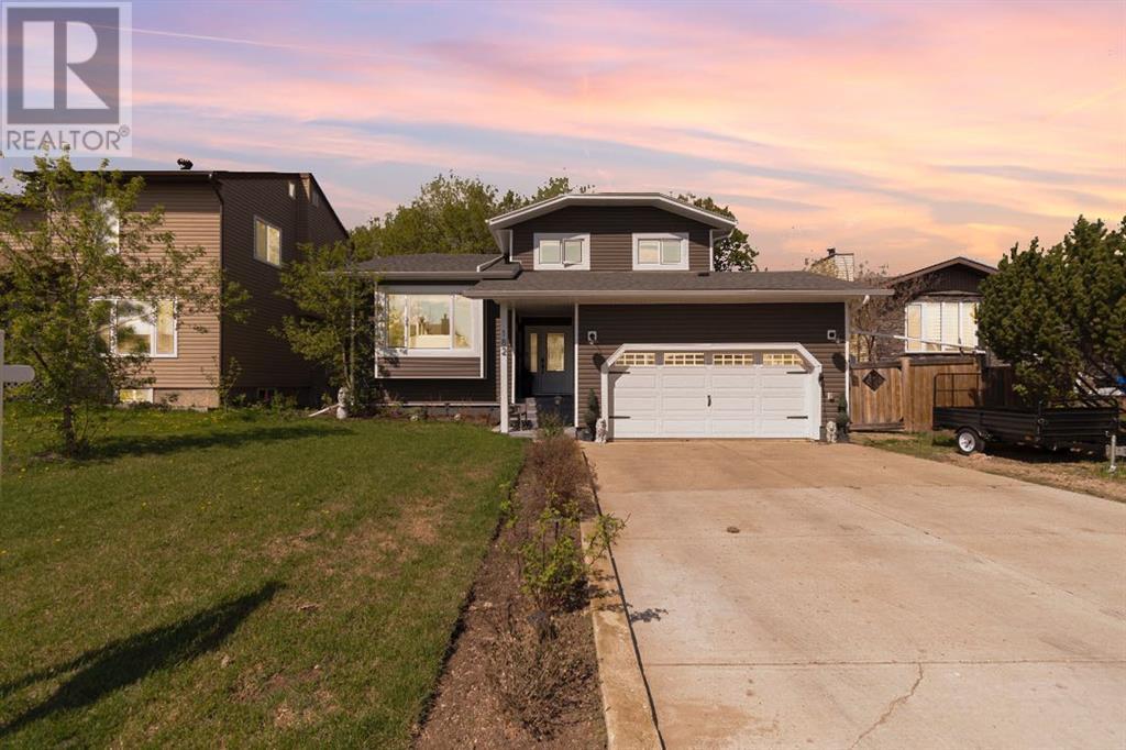 182 Berens Place, Fort Mcmurray, Alberta  T9K 2C4 - Photo 1 - A2220464