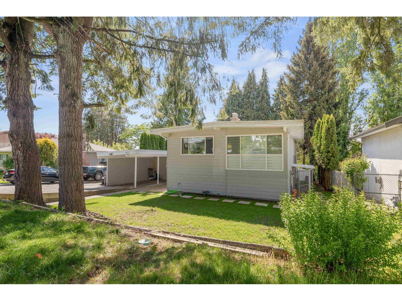 10227 127 Street, Surrey, British Columbia  V3V 5J8 - Photo 2 - R3002277