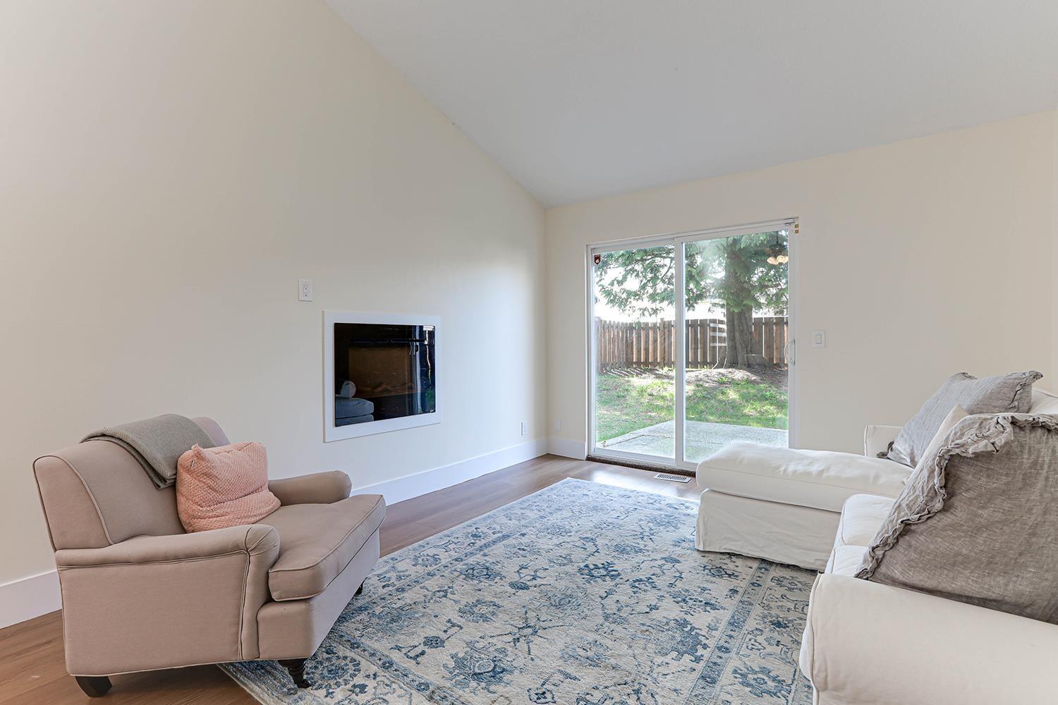12458 76b Avenue, Surrey, British Columbia  V3W 7W6 - Photo 1 - R3003515