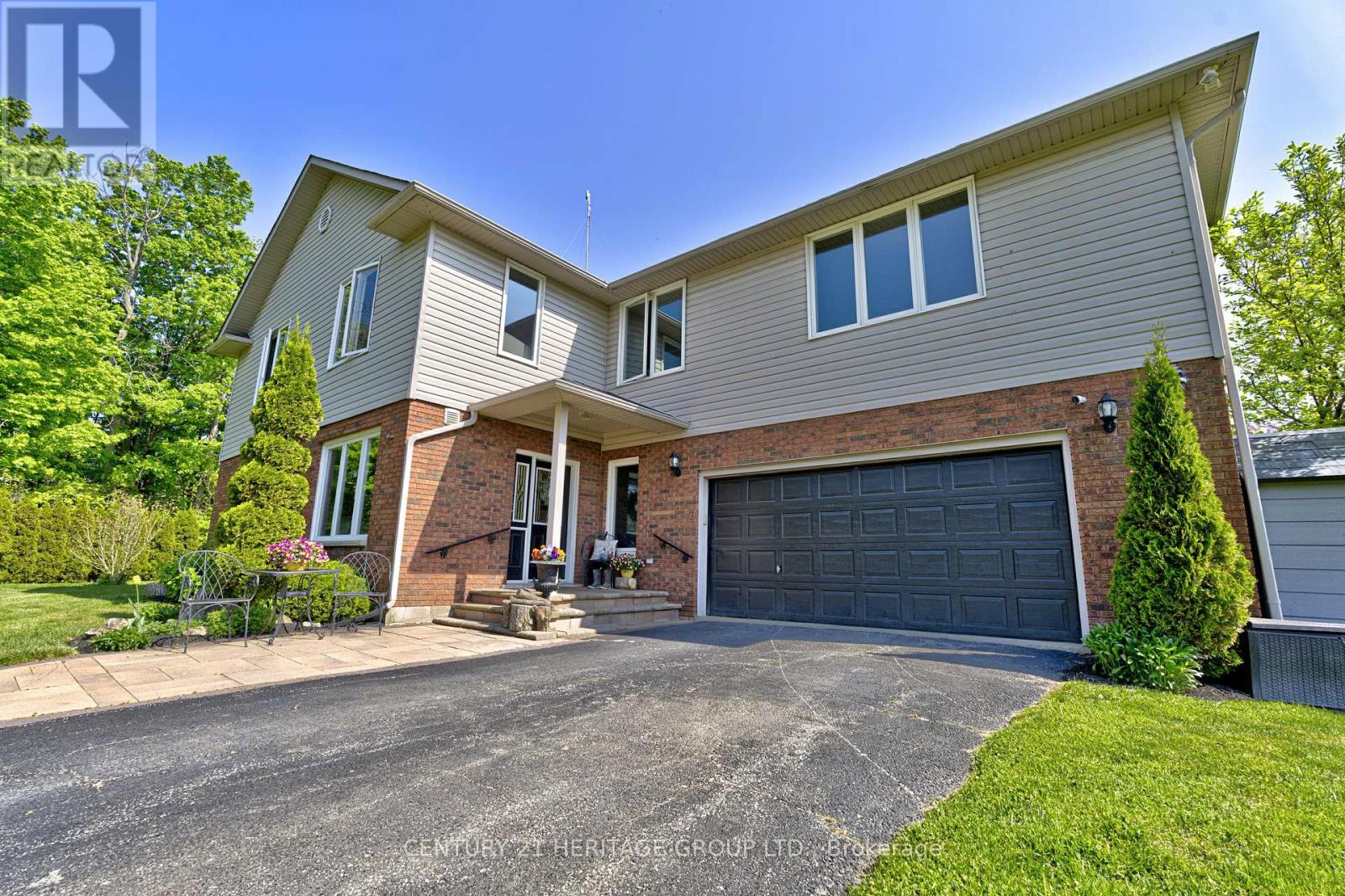 5489 Milburough Line, Burlington, Ontario  L7P 0C6 - Photo 4 - W12152393